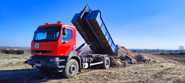 Renault Kerax 4x2 se suťovým kontejnerem